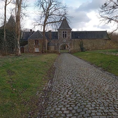 Le Vieux Noyer Bed & Breakfast Nassogne ภายนอก รูปภาพ