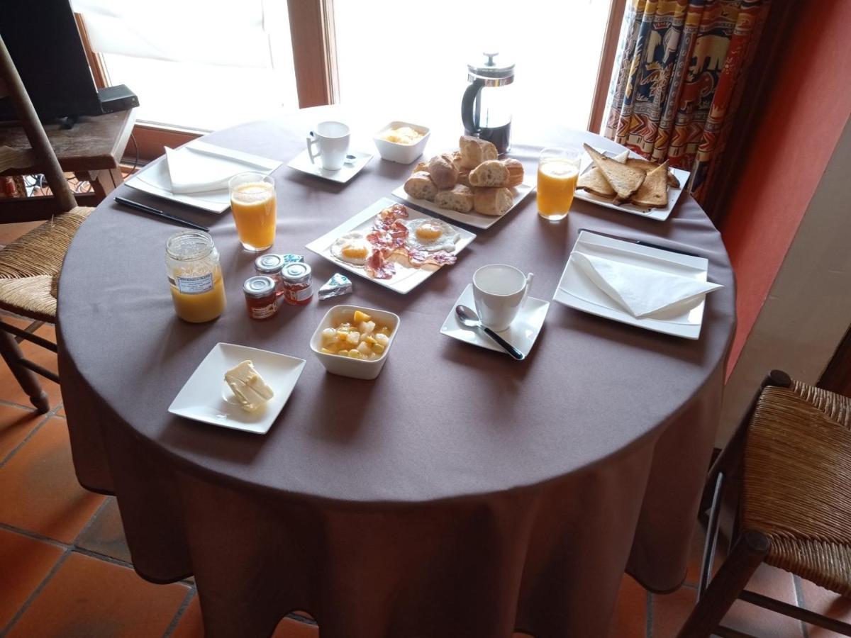 Le Vieux Noyer Bed & Breakfast Nassogne ภายนอก รูปภาพ
